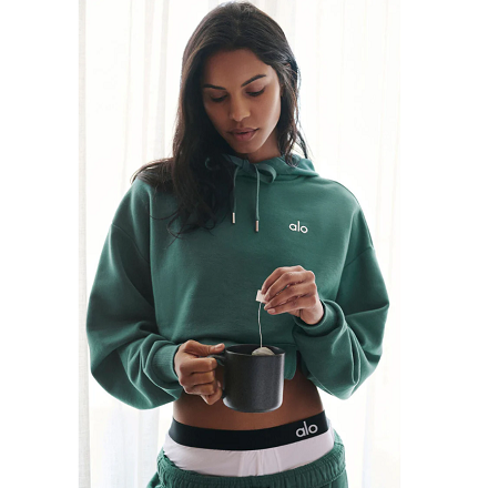 Alo Yoga：New Drop-Winter Ivy